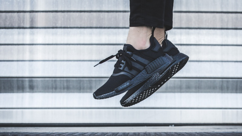 adidas nmd r1 triple black s31508